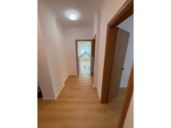 Tirane, shitet apartament 2+1+Ballkon Kati 3, 89 m² 135.000 € (Apartament 2+1 për shitje në Fresk, Rruga e Dajtit)