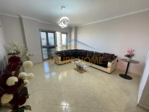 Tirane, shitet apartament 3+1+Aneks+Ballkon Kati 2, 149 m² 310.000 € 