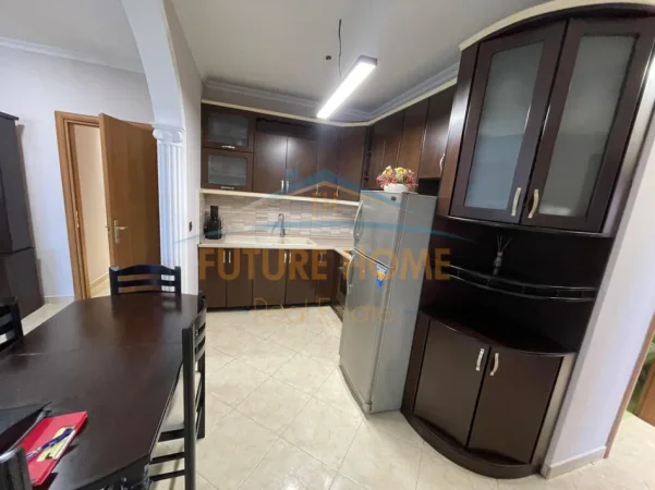 Tirane, shitet apartament 3+1+Aneks+Ballkon Kati 2, 149 m² 310.000 € 