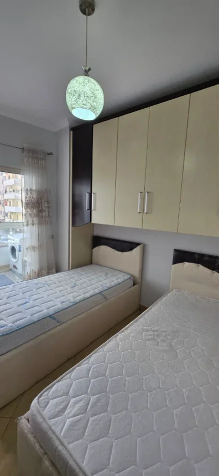 Tirane, jepet me qera apartament 2+1 , 90 m² 500 € (Astir,Prane Bohem)