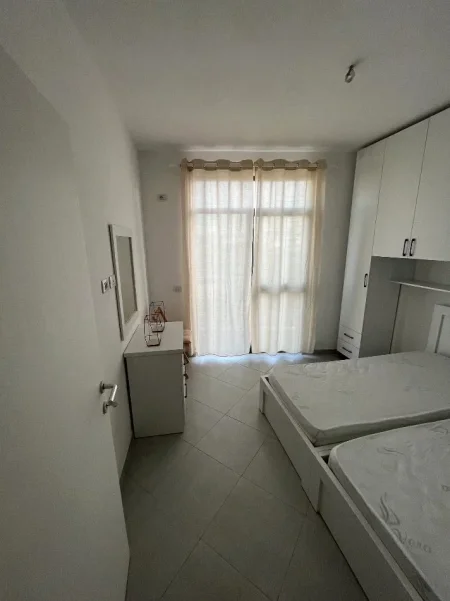 Tirane, jepet me qera apartament 1+1 Kati 7, 45 m² 420 € (QSUT)