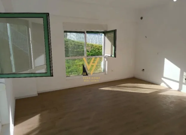 Tirane, jepet me qera apartament Kati 0, 47 m² 290 € (ALI DEMI)