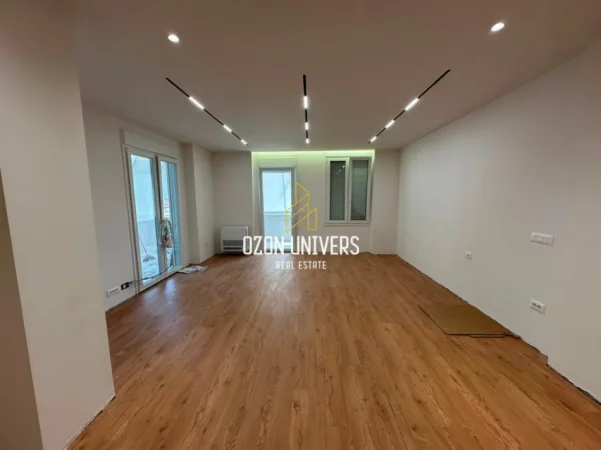 Tirane, jepet me qera ambjent biznesi Kati 9, 127 m² 1.300 € (Ish Ekspozita)