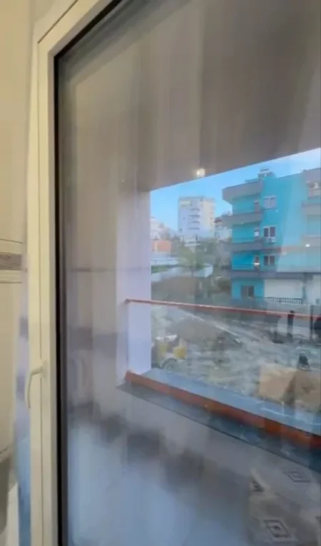 Tirane, jepet me qera apartament 1+1 Kati 3, 55 m² 380 € (Ali Demi)