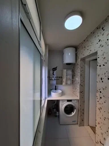 Tirane, jepet me qera apartament 2+1 Kati 4, 65 m² 600 € (RRUGA E BARRIKADAVE)