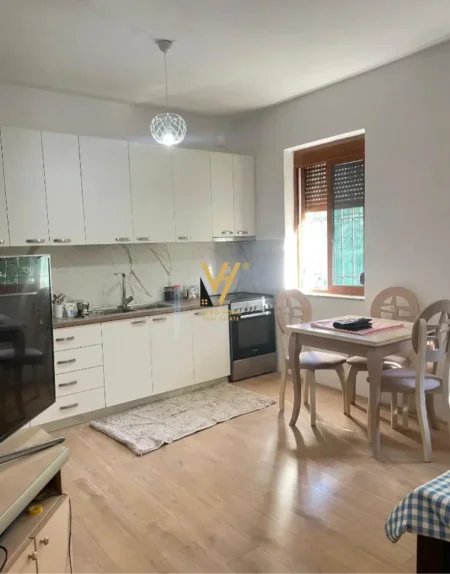 Tirane, jepet me qera apartament 2+1+Ballkon Kati 0, 120 m² 520 € (KODRA E DIELLIT)