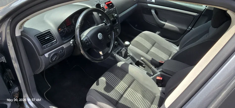 Shqiperi, shes makine VOLKSWAGEN GOLF 5 2008 Nafte, gri e erret manuale Klima 210.000 km 3.900 €