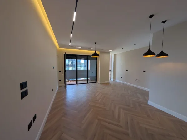 Tirane, jepet me qera zyre Kati 2, 98 m² 1.200 € (Hopoteka)