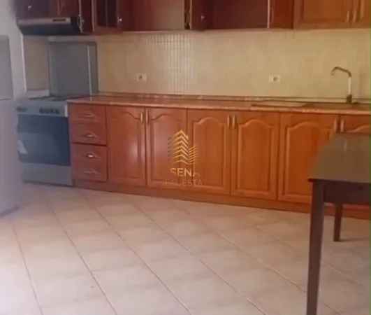 Tirane, jepet me qera apartament 1+1+Ballkon Kati 2, 60 m² 350 € (Porcelan)
