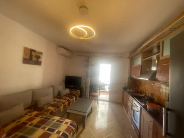 Mali Robit, jepet me qera apartament ne plazh 1+1+Ballkon Kati 2, 70 m² 35 € (Rruga ‘Pavarsia’)