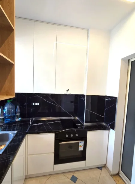 Tirane, jepet me qera garsonier Kati 3, 48 m² 400 € (ASTIR)