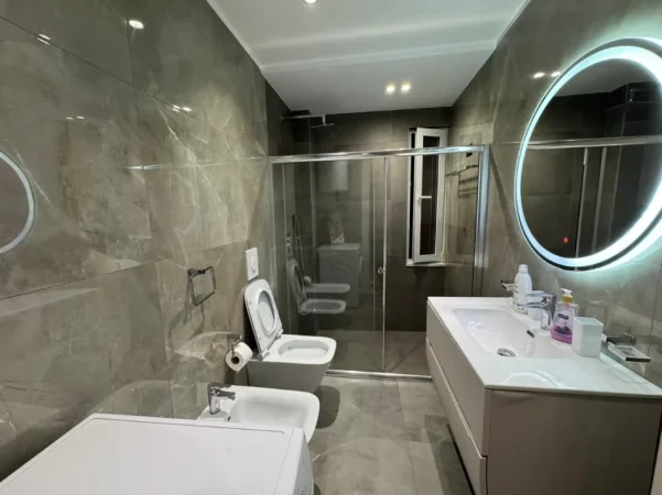 Tirane, shitet apartament 2+1+Ballkon Kati 2, 84 m² 252.000 € (Rruga Mine Peza)