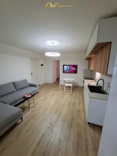 Tirane, jepet me qera apartament 2+1 Kati 4, 60 m² 600 € (QENDER)