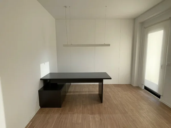 Tirane, jepet me qera zyre Kati 15, 124 m² 1.500 € (Garden Building)