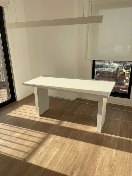 Tirane, jepet me qera zyre Kati 15, 124 m² 1.500 € (Garden Building)