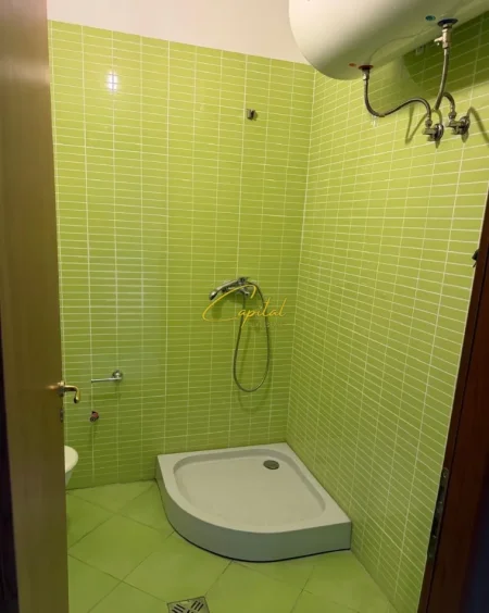 Tirane, jepet me qera apartament 2+1 Kati 7, 107 m² 650 € (RRUGA JORDAN MISJA)