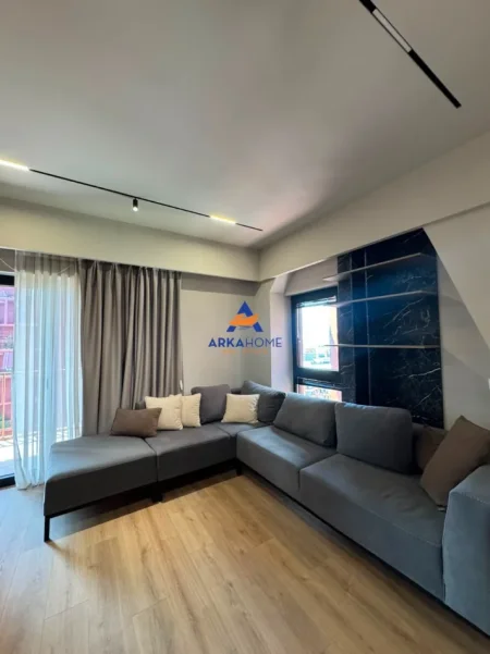 Tirane, shitet apartament 2+1+Ballkon Kati 13, 168 m² 504.900 € 