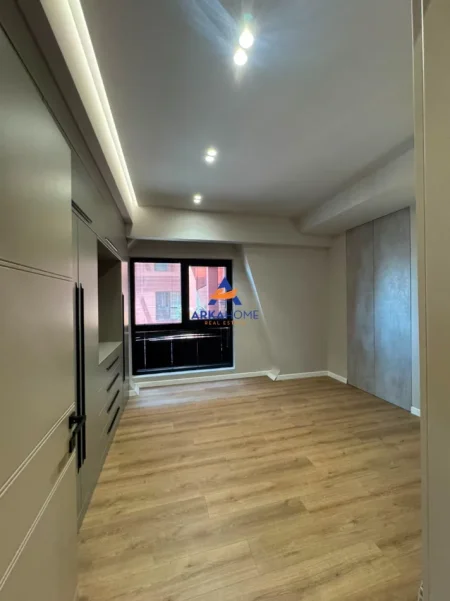 Tirane, shitet apartament 2+1+Ballkon Kati 13, 168 m² 504.900 € 