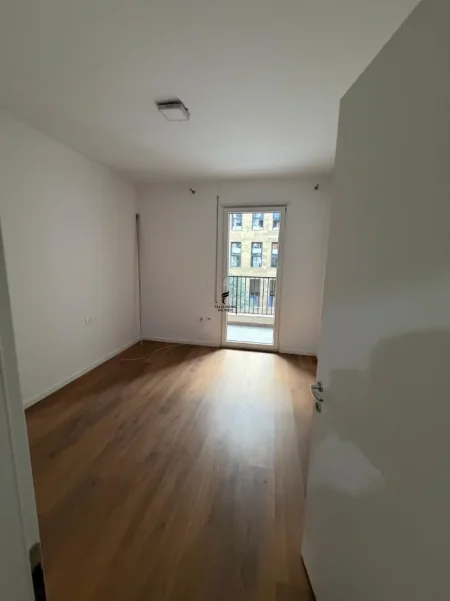 Tirane, jepet me qera apartament 2+1 Kati 2, 110 m² 500 € (DON BOSKO)