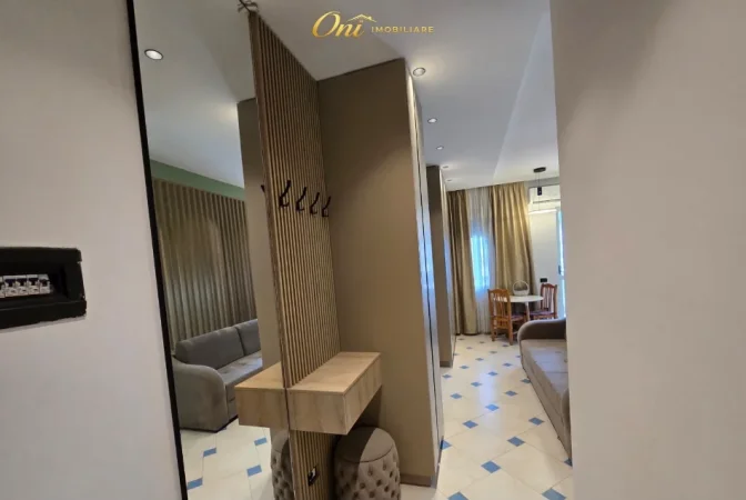 Tirane, jepet me qera garsonier Kati 3, 50 m² 380 € (PRANE BAR OSLO)