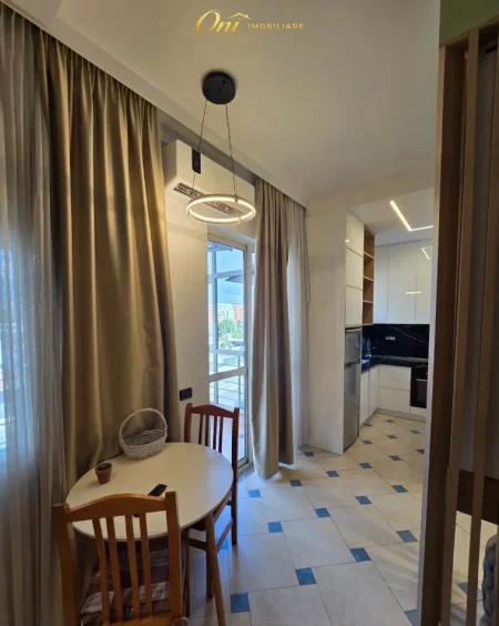 Tirane, jepet me qera garsonier Kati 3, 50 m² 380 € (PRANE BAR OSLO)