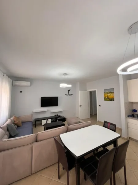 Tirane, jepet me qera apartament 2+1 Kati 10, 100 m² 1.000 € (QENDER)