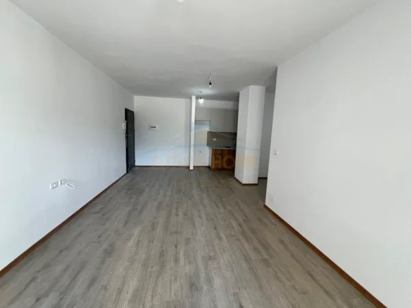Tirane, jepet me qera apartament 2+1 Kati 1, 95 m² 430 € (5 Maji)