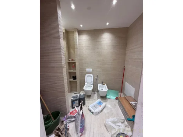 Tirane, jepet me qera zyre Kati 9, 130 m² 1.300 € 