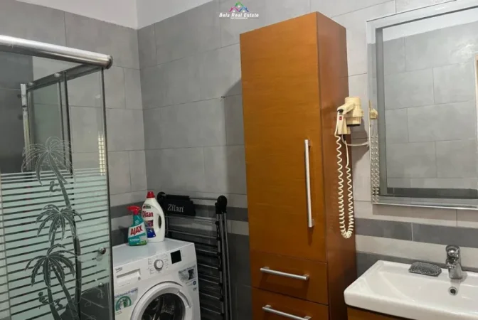 Tirane, jepet me qera Vile 2+1 Kati 1, 80 m² 580 € (siri kodra)