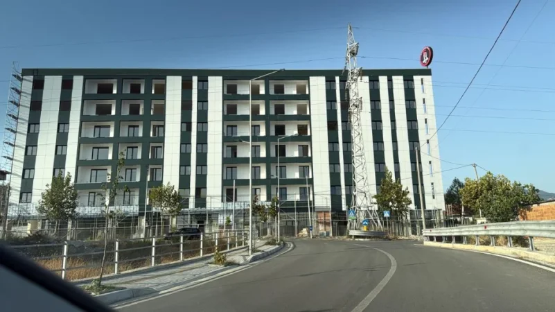 Tirane, shitet apartament 2+1 Kati 4, 114 m² 142.500 € (Diamond hill rezidence)