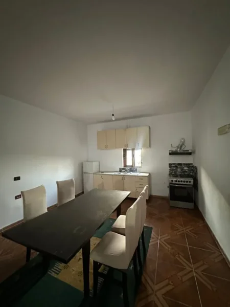 Tirane, jepet me qera apartament 2+1 Kati 2, 180 m² 300 € (Kamez)