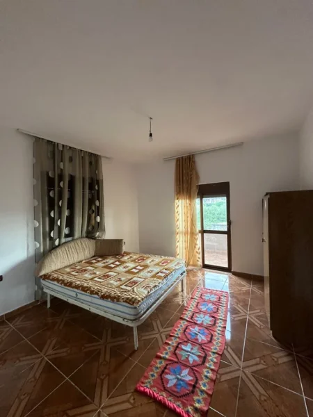 Tirane, jepet me qera apartament 2+1 Kati 2, 180 m² 300 € (Kamez)
