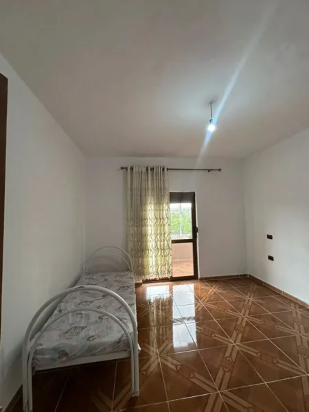 Tirane, jepet me qera apartament 2+1 Kati 2, 180 m² 300 € (Kamez)