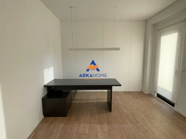 Tirane, jepet me qera ambjent biznesi Kati 13, 124 m² 1.500 € 