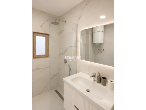Tirane, shitet apartament 1+1+Ballkon , 60 m² 155.000 € (Komuna e Parisit)