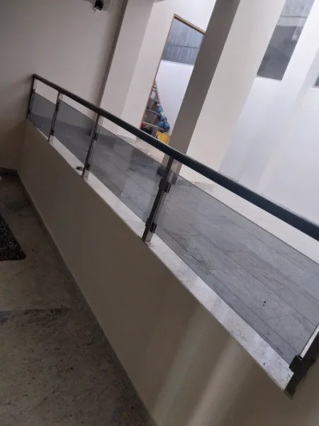 Shqiperi, shes aksesore OKAZION. MBYLLET HOTEL☆☆☆☆ •SHITEN 25 COPË PARMAK SHKALLËSH XHAM ME DRU