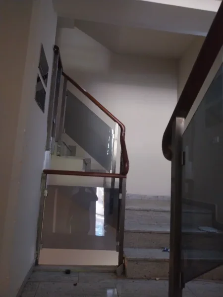 Shqiperi, shes aksesore OKAZION. MBYLLET HOTEL☆☆☆☆ •SHITEN 25 COPË PARMAK SHKALLËSH XHAM ME DRU