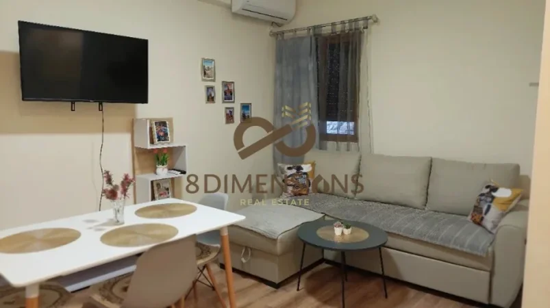 Tirane, jepet me qera apartament 1+1+Ballkon Kati 2, 55 m² 600 € (myslym shyr)