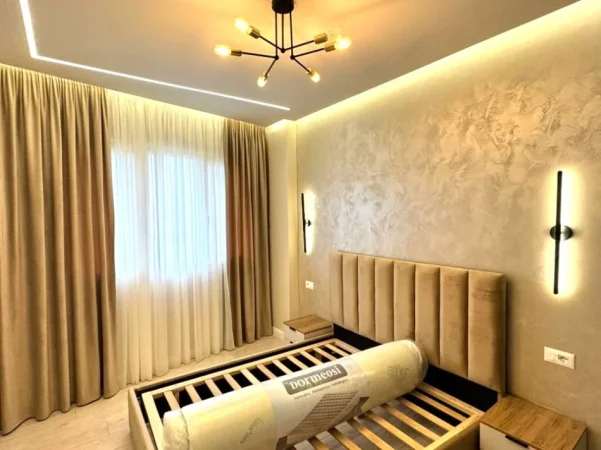 Tirane, jepet me qera apartament 3+1+Ballkon Kati 9, 130 m² 700 € 