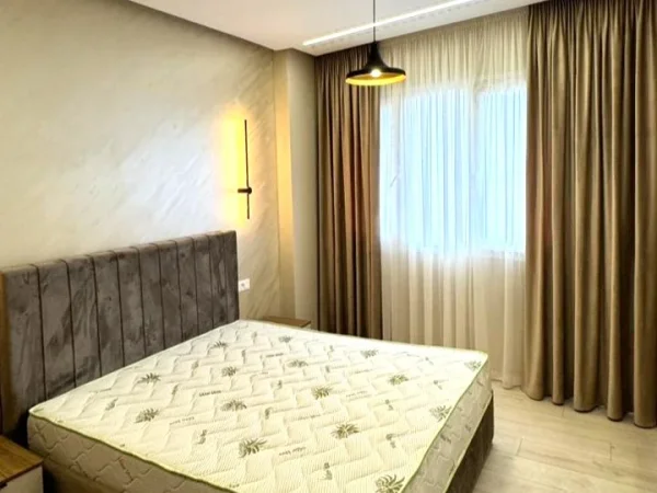 Tirane, jepet me qera apartament 3+1+Ballkon Kati 9, 130 m² 700 € 