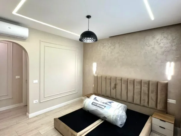 Tirane, jepet me qera apartament 3+1+Ballkon Kati 9, 130 m² 700 € 