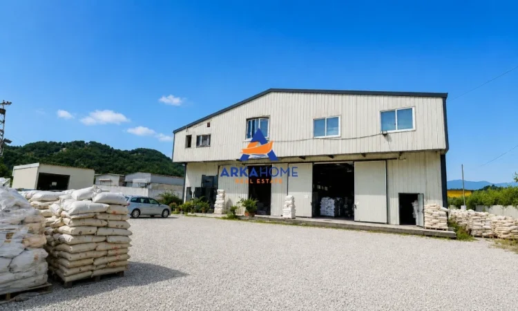 Tirane, jepet me qera magazine Kati 0, 1.500 m² 6.000 € 
