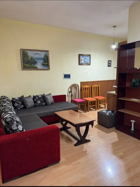 Tirane, jepet me qera apartament 2+1 Kati 3, 80 m² 600 € (DON BOSKO)