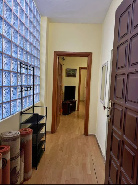 Tirane, jepet me qera apartament 2+1 Kati 3, 80 m² 600 € (DON BOSKO)