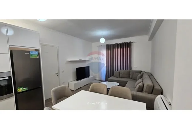 Tirane, jepet me qera apartament 2+1+Ballkon Kati 4, 105 m² 700 € (Rruga Teodor Keko)