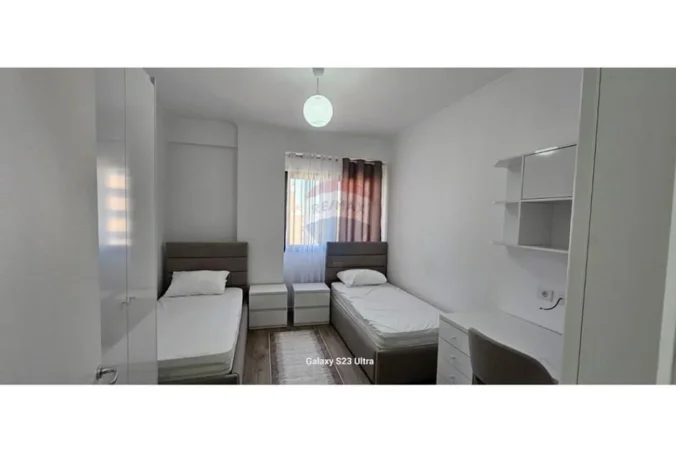 Tirane, jepet me qera apartament 2+1+Ballkon Kati 4, 105 m² 700 € (Rruga Teodor Keko)