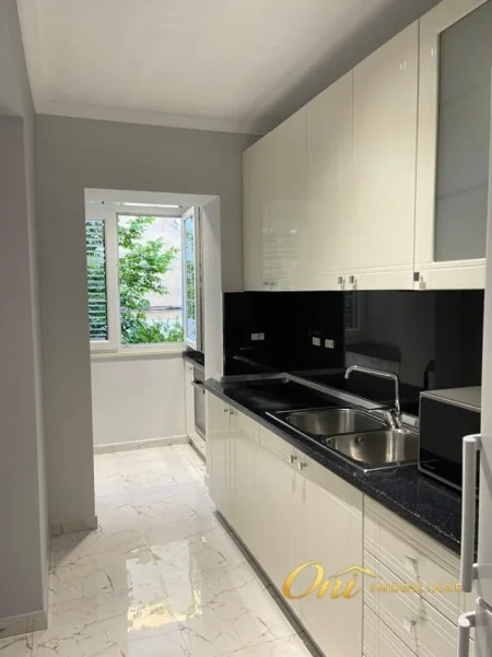 Tirane, shitet apartament 1+1 Kati 2, 60 m² 207.000 € (PETRO NINI)