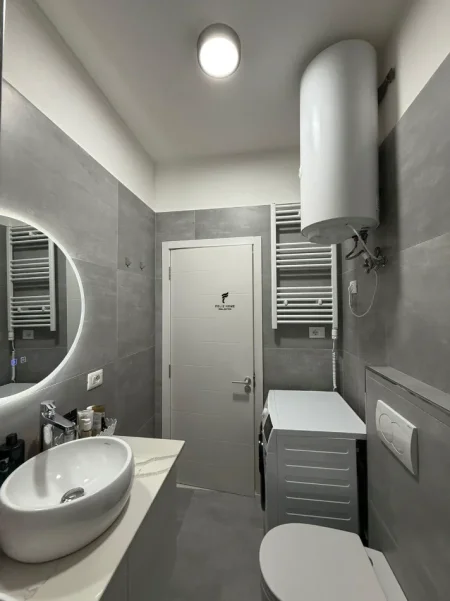Tirane, shitet apartament 1+1 Kati 5, 64 m² 105.000 € (FRESKU)