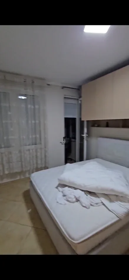 Tirane, jepet me qera apartament 1+1 Kati 5, 50 m² 500 € (KODRA E DIELLIT)