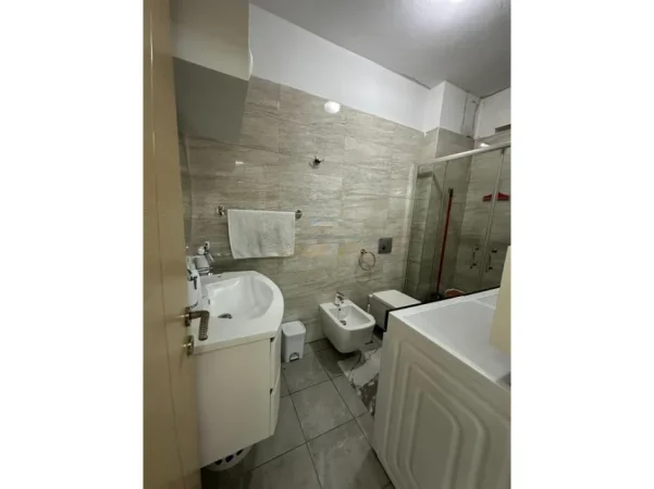 Tirane, shitet apartament 2+1 Kati 1, (Rruga Ferit Xhajko)